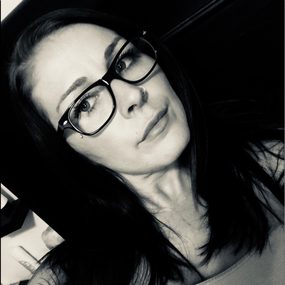 Meet your Posher, Serina